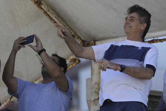 Bolsonaro fisgou eleitor Fish TV, mas seu barco balança demais