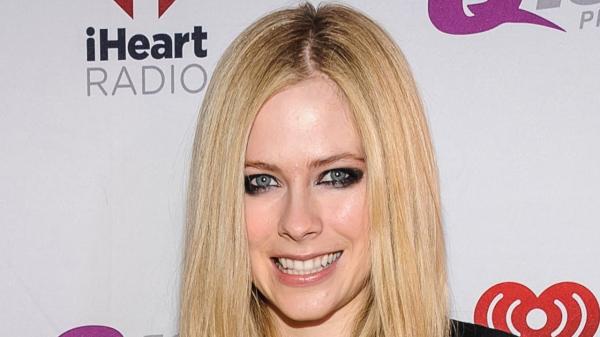 Avril Lavigne RESPONDS to Theory She DIED Years Ago