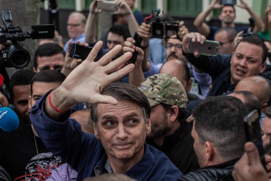 Bolsonaro passará feriado descansando com a família em base da Marinha