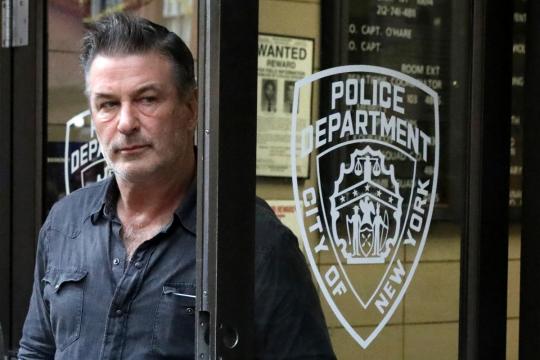 Actor Alec Baldwin charged over New York parking spot fight