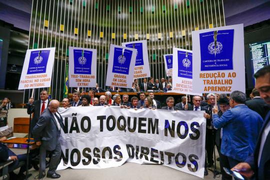 Quase um ano após reforma, ações trabalhistas caem 43%