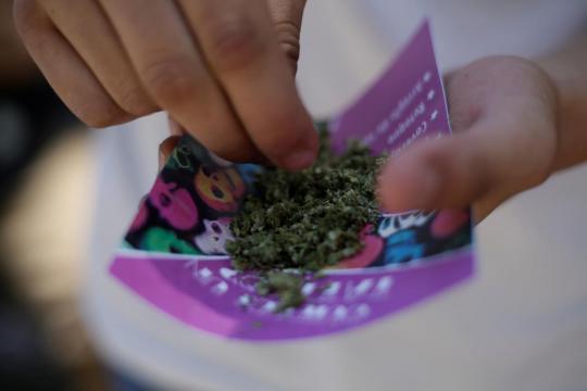 Mexican ruling party to present bill for recreational marijuana use