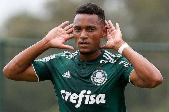 Perto de recorde, atacante do Palmeiras sub-17 é comparado a Gabriel Jesus