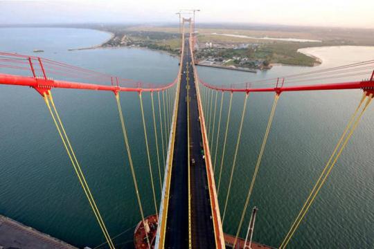 Com apoio da China, Moçambique abre maior ponte suspensa da África