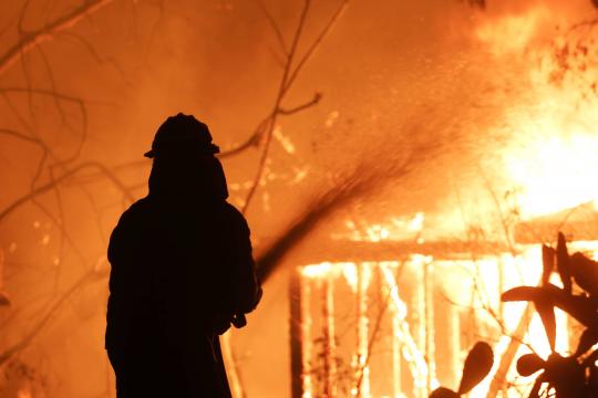 Sobe para 23 número de mortos em incêndios na Califórnia