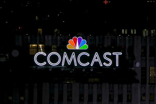 Cable group urges antitrust probe of Comcast and Trump tweets support