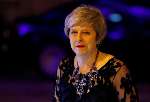 British PM May tries to sell her Brexit deal to ministers