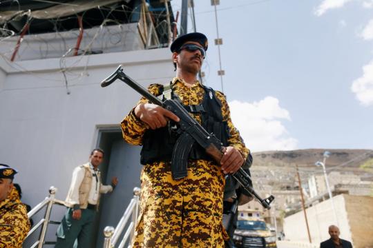 Yemeni Houthis halt missile attacks on Saudi coalition, raising peace prospects