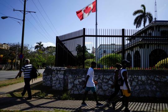 Canadian diplomats hit by Cuba illness feel 'abandoned': paper