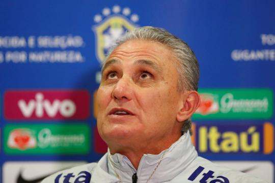 Tite busca ponto de equilíbrio no meio-campo em amistoso contra Camarões