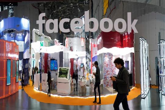 Singapore lawmaker blasts Facebook over refusal to take down 'false' post