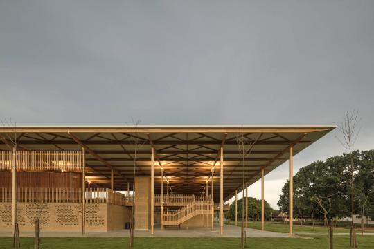 Arquitetos brasileiros levam prêmio internacional por moradia escolar