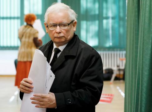 Support for Polish ruling party slumps amid graft scandal