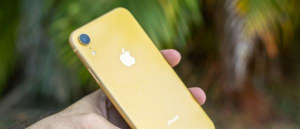 Analysts: Apple to lower iPhone XR production further