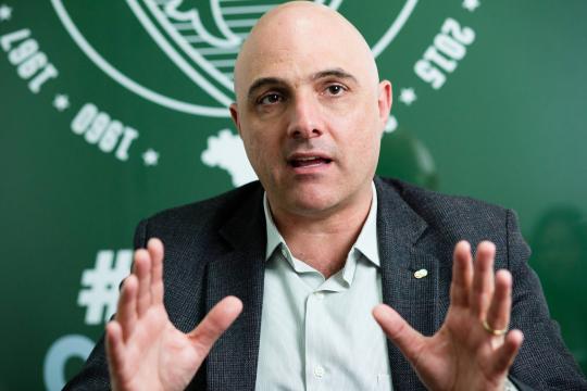 Favorito, atual presidente do Palmeiras se fia em renovação de patrocínio