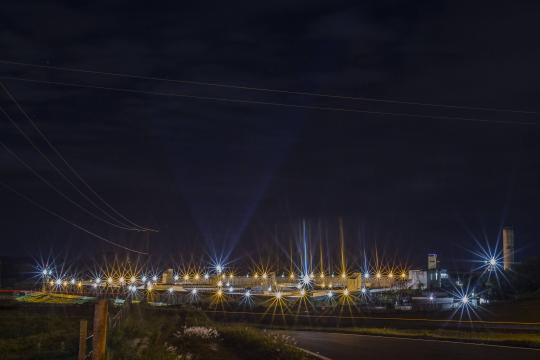 Polícia adota barricada de carros e canhão de luz contra ataque aéreo do PCC