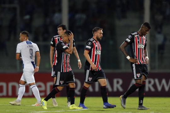 Na Libertadores, São Paulo expõe falhas de planejamento para a temporada