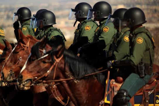 Border Patrol overwhelmed by large groups of migrant families
