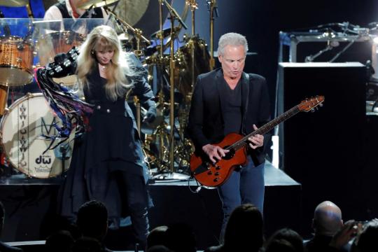 Ex Fleetwood Mac guitarist Lindsey Buckingham has heart surgery