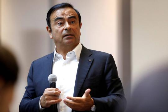 Ghosn renuncia de presidência da Renault, mas se mantém como diretor
