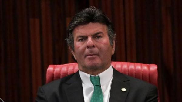 Regra da Constituição Federal  | Fux suspende até o fim do mandato ações em que Bolsonaro é réu