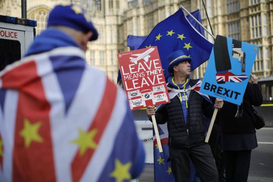 May pede mais tempo ao Parlamento britânico para obter concessões no brexit