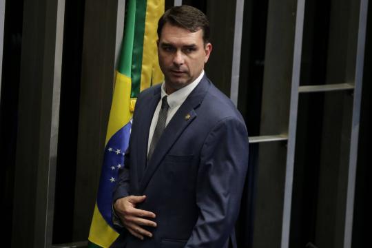 Procurador quis encerrar investigação sobre Flávio Bolsonaro sem diligências