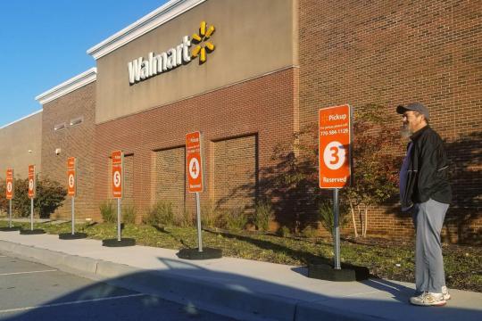 Why Walmart farms out same-day grocery deliveries to low-cost freelance drivers