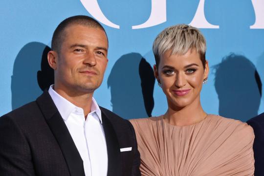 Katy Perry e Orlando Bloom ficam noivos no Dia dos Namorados