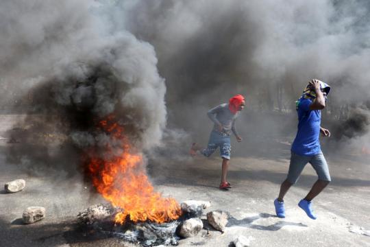 Haiti vows to trim expenses and investigate PetroCaribe amid protests