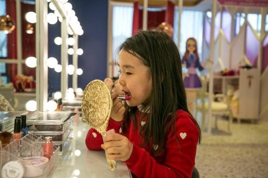 Com batom comestível, indústria da beleza mira crianças pequenas na Coreia do Sul