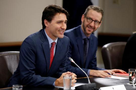 Canadian prime minister Trudeau's chief secretary resigns