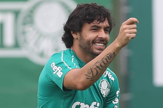Felipão estuda improvisar Ricardo Goulart como atacante no Palmeiras