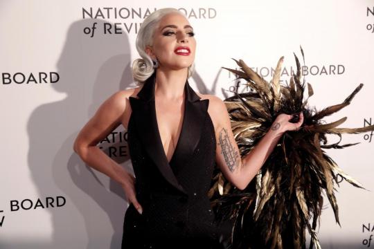 No host? No problem. Queen, Lady Gaga bring Grammys vibe to Oscars