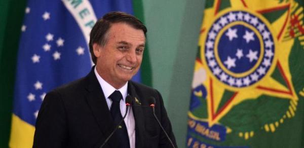 Texto entregue ao Congresso | Nova Previdência exigirá pouco mais de cada um de nós, diz Bolsonaro