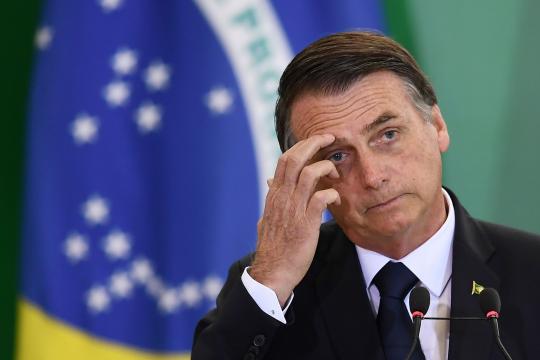 Crise no país vizinho | Bolsonaro consultou presidentes do Congresso e do STF sobre Venezuela