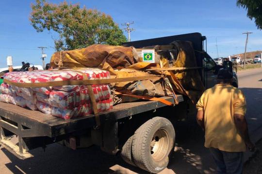 Crise no país vizinho | Camionete com ajuda do Brasil chega à fronteira com a Venezuela