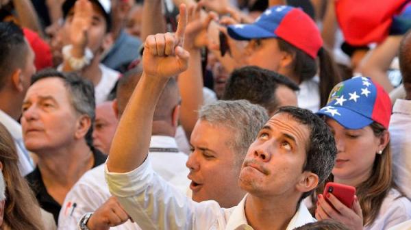 Crise na Venezuela | Guaidó faz apelo a militares e pede respeito a direitos humanos