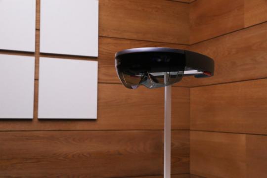 Watch Microsoft unveil the HoloLens 2 live right here