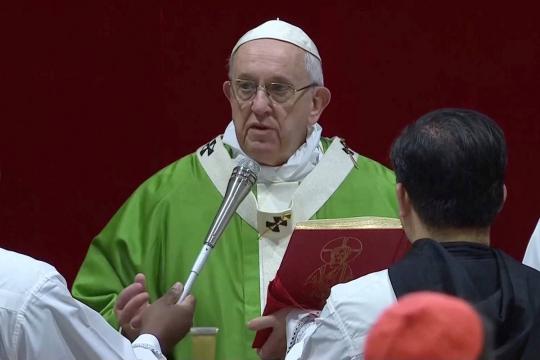 Ao fim de cúpula, papa Francisco promete 'batalha total' contra abuso sexual de menores