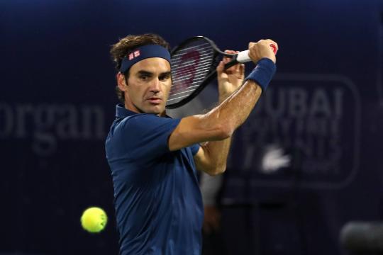 Federer conquista seu 100º título em revanche contra Tsitsipas