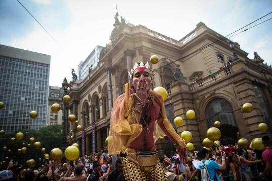 Com dinheiro e artistas em peso, carnaval de São Paulo infla e deixa o do Rio para trás