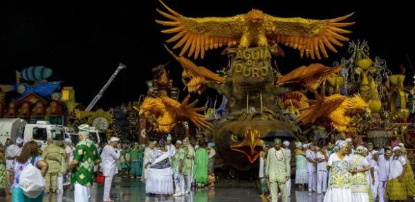 Desfile das escolas de SP | Águia contra a corrupção