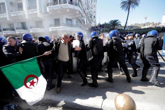 Protests resume in Algeria on day Bouteflika due to submit election bid