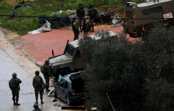Car rams into Israeli soldiers in West Bank, attackers shot: military