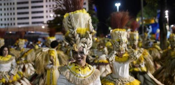 Desfile no Rio de Janeiro | Para encerrar o 1º dia