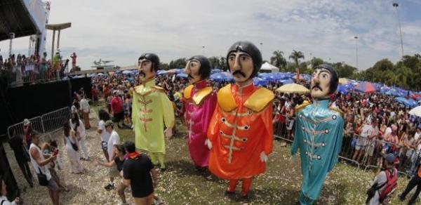 Carnaval de rua no Rio | Beatles com samba