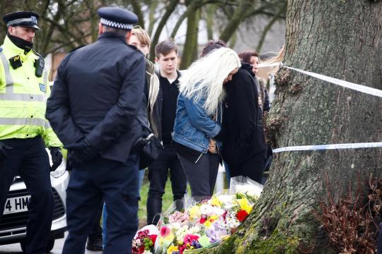 Two more teenagers killed as knife murders in Britain soar