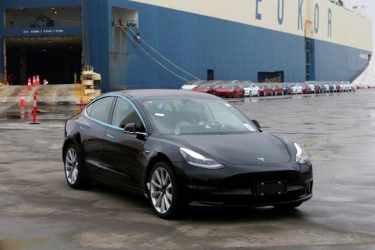 Tesla blames misprinted label for China customs hiccup