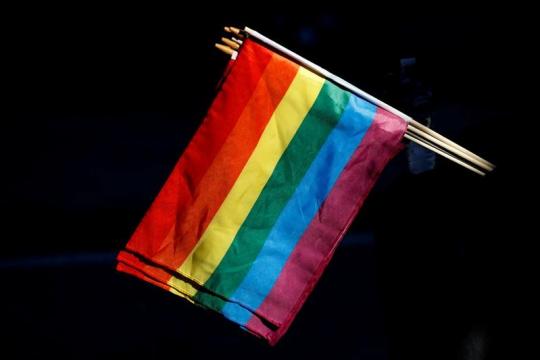 Some 4.5 percent of U.S. adults identify as LGBT: study